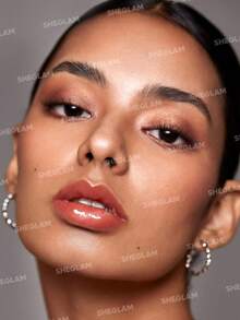 SHEGLAM Glaze Daze 唇蜜-Apple Spice 品牌美妝化妝品 適合女士與女孩 - Apple Spice - 查看 5