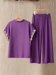 Elenzga Linhara 2pcs Plus Size Fashion V-Neck Applique Short Sleeve Top And Pants Set, Suitable For Women In Spring/Summer - Purple - View 2