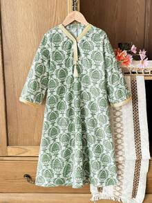 SHEIN 少女休闲度假印花V领睡袍，配超长金属流苏腰带 - 綠色 - 查看 5