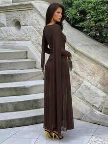 Aloruh 咖啡色方领荷叶边网纱针织长袖连衣裙 - 咖啡 - 查看 4