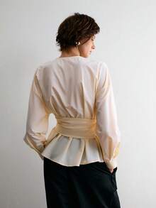 ATUI Studio Áo kiểu nữ màu trơn, vạt áo bất đối xứng, kiểu quấn, thích hợp cho mùa xuân/thu. - Màu be - Xem 5