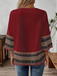 EMERY ROSE Blusa con cuello en V, manga 3/4 y estampado floral retro vintage para mujeres de talla grande, color rojo - Multicolor - Ver 2