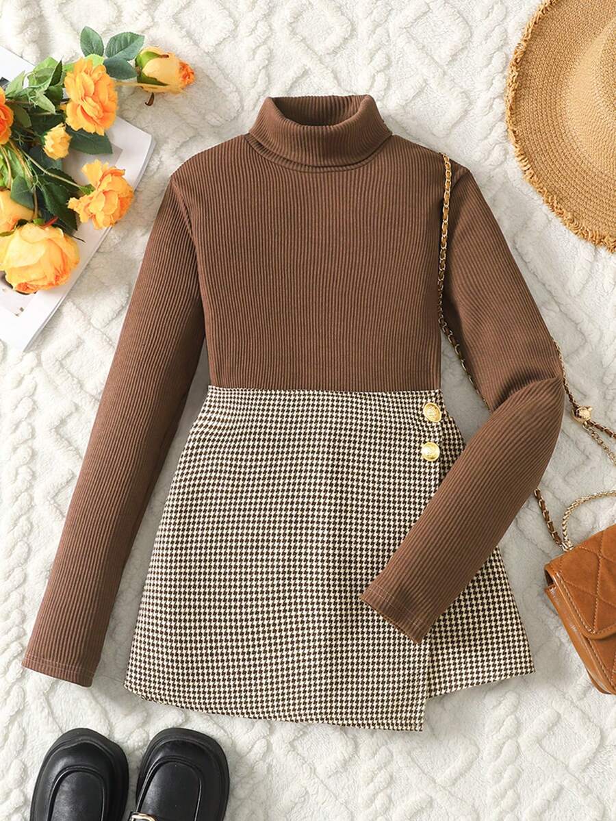 SHEIN Conjunto de 2 piezas casual vintage para adolescentes: Blusa de cuello alto de punto marrón de manga larga acanalada, falda/pantalón corto a cuadros con bajo irregular - Marrón - Ver 1