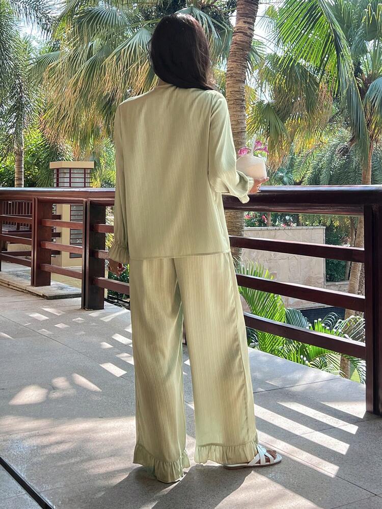 Charming Lace Trim Ruffle Decor Striped Jacquard Satin Women Pajama Set