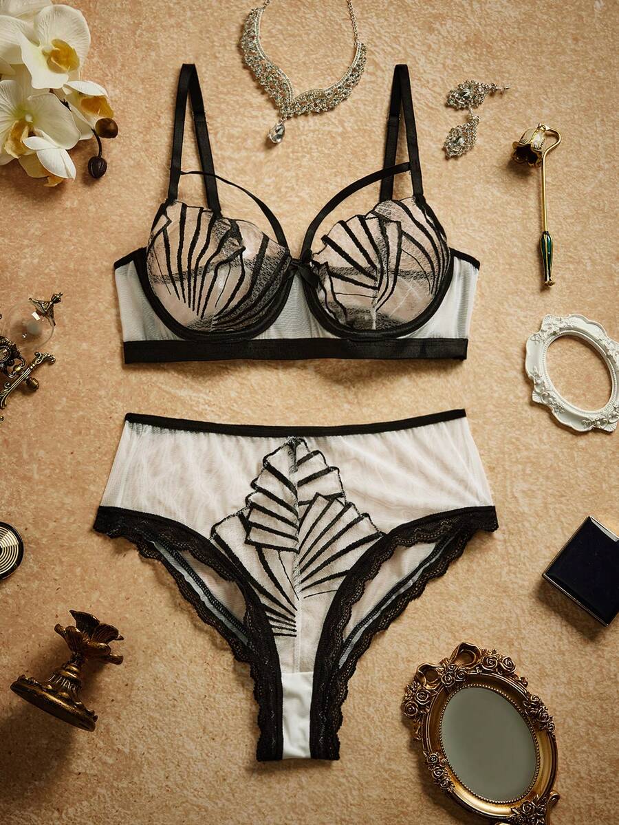 两件套网纱拼接刺绣内衣套装 - 黑與白 - 查看 1