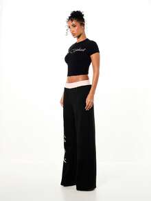 BABYPHAT 婴儿爱心印花短袖露脐T恤，镂空细节和罗纹纹理，适合情人节休闲夏季穿着 - 黑色 - 查看 4