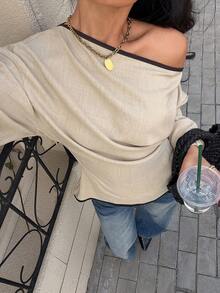 Siren Gaze Áo tay dài cổ bèo bất đối xứng viền tương phản - Màu Khaki - Xem 4