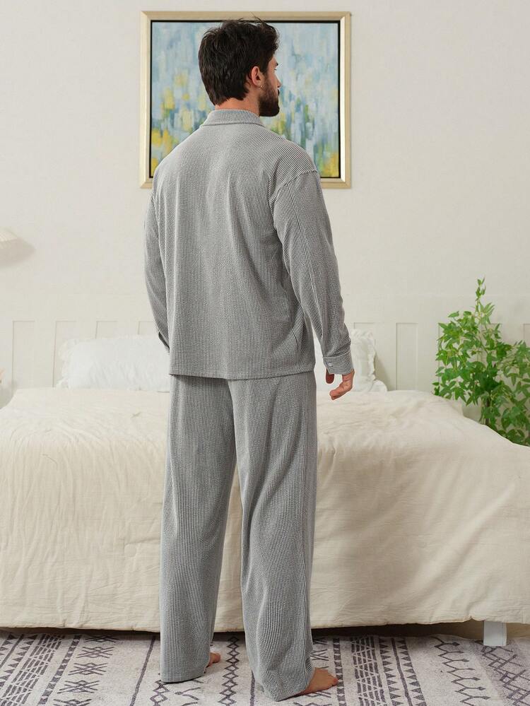 Grey Shirt Paired With Men's Casual Loungewear Set, Spring