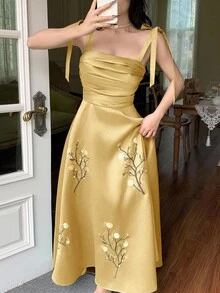 Feyla Women's Solid Color Pleated Embroidered Elegant Dress - Pale Yellow - View 8