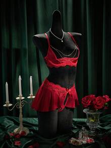 SpicyHot 情人节性感系列蕾丝拼接链条镂空两件套女士性感内衣套装 - 紅色 - 查看 5