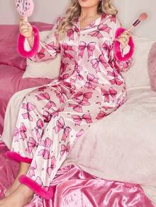 SweetSlumber 甜美梦乡可爱蝴蝶结印花仿毛皮拼接缎面开襟加大码睡衣套装 - 淺粉色 - 查看 1