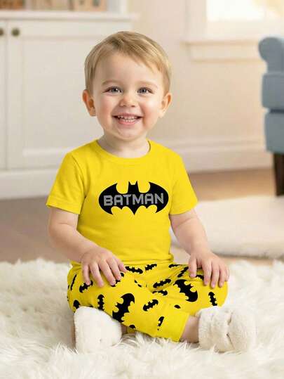 BATMAN X SHEIN Baby Boy Casual Cute Bat Print Comfortable Round Neck Short Sleeve Top And Pants Snug Fit Pajama Set, Suitable For Fans