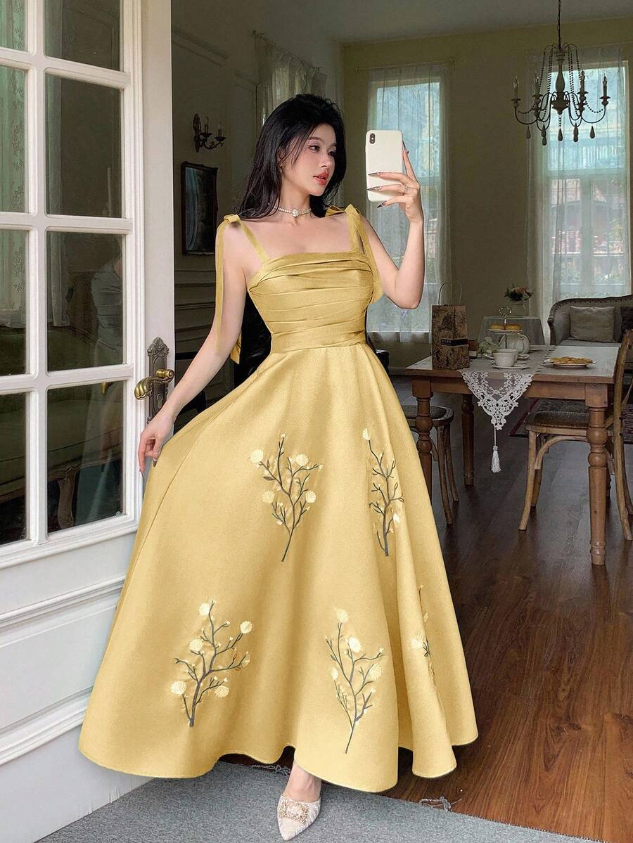 Feyla Women's Solid Color Pleated Embroidered Elegant Dress - Pale Yellow - View 1