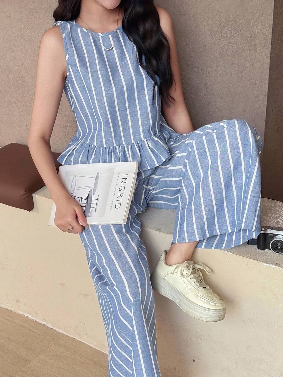 SHEIN Teenager Mädchen blaues & weißes gestreiftes ärmelloses Top mit Holzknöpfen und gerade geschnittener Hose, Lässig Urlaubsoutfit Set, geeignet für Frühling/Sommer Urlaub, Partys, elegant, Schulanfang, süß, Familien Outdoor Frühlingspicknick, Alltagskleidung - Babyblau - Übersicht 1