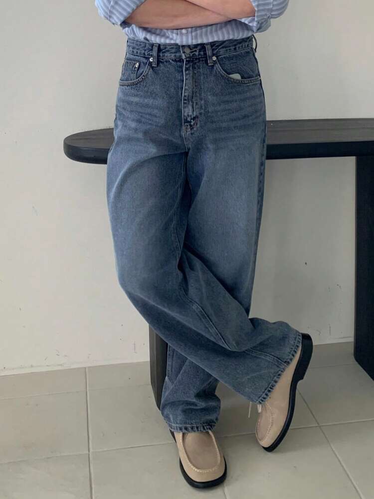 Men's Washed Vintage Blue Denim Jeans, Suitable For Spring And Autumn