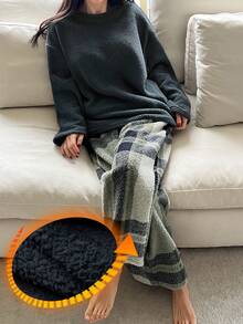 2pcs/Set Women's Thick Solid Color Fleece Top And Plaid Loose Pajama Pants Sleepwear Set, Winter - Navy Blue - View 4
