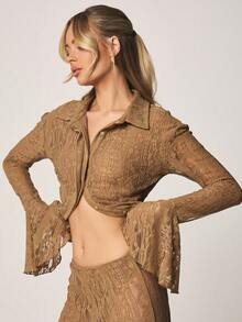 MISSGUIDED Blusa con cuello, mangas de campana y detalles de volantes, con botones y encaje transparente, para estilo de oficina y casual en otoño e invierno - Caqui - Ver 4