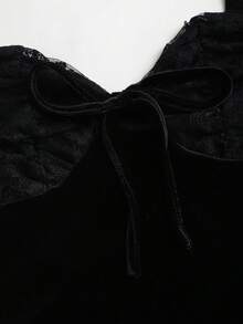 Sweetra 优雅法式秋季新款丝绒撞色蕾丝红色情人节系列连衣裙，性感派对独特设计斜领长袖迷你连衣裙，女士 - 黑色 - 查看 4