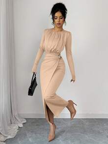 SHEIN Elenzya 女士针织收腰金属装饰修身优雅日常通勤时尚法式街头复古百搭圣诞派对新年假日商务棕色长袖连衣裙，秋冬款 - 卡其色 - 查看 6