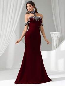 Coutiva Gaun Malam Formal Wanita dengan Hiasan Berlian Imitasi, Model Bahu Terbuka, Leher Halter, dan Hem Model Duyung (Sangat Berhias) - Burgundy - View 7