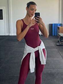 Menodora SHEIN Sport Women's Burgundy Ribbed Berry Performance Cami Top, Summer Athletic Slim-Fit Scoop Neck Spaghetti Straps, Breathable Stretch Knit For Gym & Studio Workouts - Purple - View 3