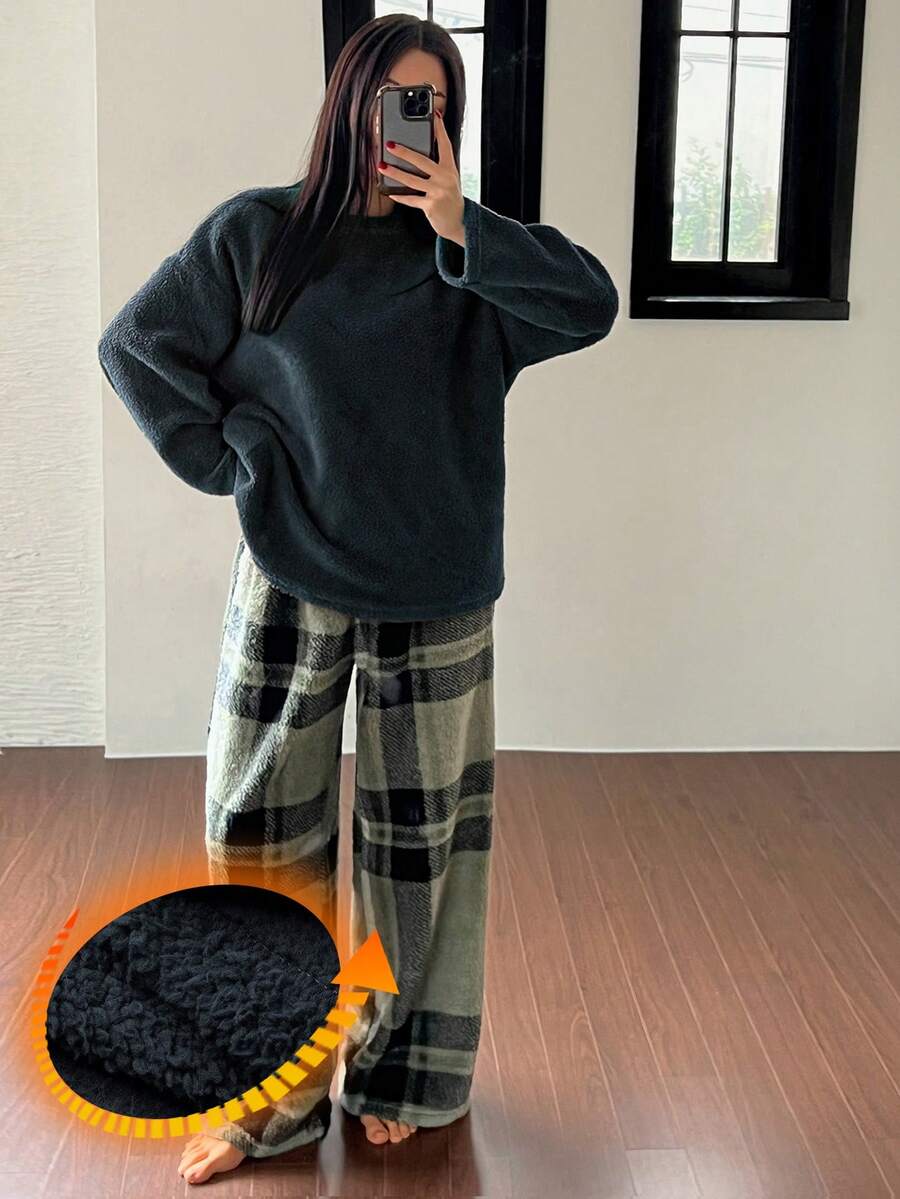 2pcs/Set Women's Thick Solid Color Fleece Top And Plaid Loose Pajama Pants Sleepwear Set, Winter - Navy Blue - View 1