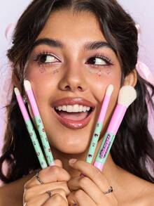 THE POWERPUFF GIRLS X SHEIN FanGlow 4pcs/Set Blossom, Bubbles, Buttercup Pattern Makeup Brush Set Powder, Blush,Eyeshadow, Detail Brush,Aesthetic & Adorably Girie 4 Multifunctional Brushes - Multicolor - View 1