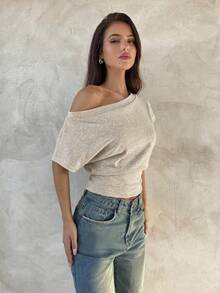 Aloruh 女士休闲不对称肩短袖蝙蝠袖上衣，紧身针织杏色上衣，百搭日常穿搭T恤 - 杏色 - 查看 4