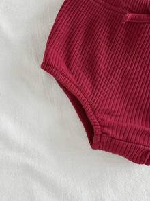 SHEIN Vintaside Kids Baby Girls' Summer New Cotton Rib Knit Heart Print Top & Shorts Set - Red - View 7