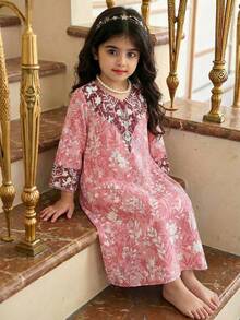 SHEIN 粉色碎花阿拉伯长袍，优雅的花领，休闲简约的传统长袖阿拉伯连衣裙，适合春夏穿着，优雅端庄的长袖连衣裙，祈祷长袍，舒适休闲，度假风，端庄的卡夫坦长袍，儿童阿拉伯长袍，少女长袍 - 彩色 - 查看 4