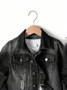 SHEIN Playful Pals 两件套男童牛仔裤套装，秋冬新款男童服装，中蓝色牛仔布，休闲学院风，做旧破洞设计，修身版型，牛仔外套，弹力柔软面料，舒适透气，适合日常穿着、上学、通勤。男童牛仔套装，含外套，打造小男孩休闲街头风穿搭。 - 黑色 - 查看 5