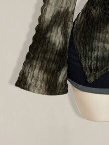 SHEIN ICON Camiseta de manga larga con mangas acampanadas, estampado tie-dye asimétrico, hombros descubiertos, estilo gótico vintage bohemio para mujer talla grande, tops casuales de camuflaje - Verde militar - Ver 7