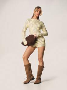 MISSGUIDED Áo croptop tay dài đính sequin hoa 3D với họa tiết hoa hồng trang trí, thích hợp cho các buổi tiệc tối. - Vàng nhạt - Xem 3