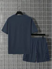 Manfinity Homme Bộ đồ nam mùa hè kiểu dáng thường ngày, gồm áo thun ngắn tay màu trơn và quần short kaki. - Màu xanh hải quân - Xem 2