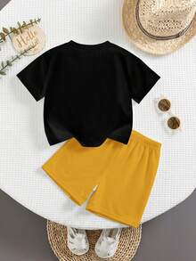 SHEIN 2pcs/Set Casual Cartoon Cute Star & Moon Print Arabic Style Round Neck Short Sleeve Shorts Set, Suitable For Spring/Summer, Party - Multicolor - View 3