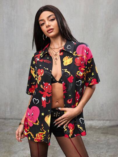 HOT STUFF X SHEIN Áo sơ mi nữ tay ngắn dáng rộng, in họa tiết toàn thân, cài cúc phía trước, thích hợp cho mùa hè.