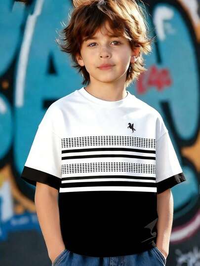 男童休闲时尚创意个性清新简约黑白波点条纹马图案印花舒适基础款短袖T恤，温暖舒适的夏秋款式，适合春、夏、秋季穿着。儿童时尚男童休闲上衣，男童图案T恤，儿童夏季服装。