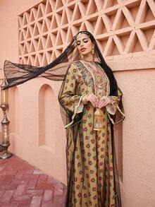 Al Najma Vestido árabe holgado con estampado floral, cuello con muesca y mangas acampanadas de malla, estilo modesto de vacaciones - Amarillo - Ver 7