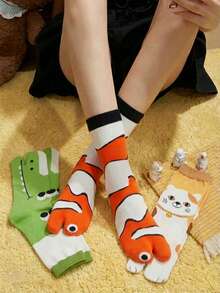 Joivida 1双趣味可爱分趾女袜，卡通人字拖图案新奇船袜，可爱闺蜜同款礼物套装，柔软棉质动漫袜，日式趣味女袜，独特图案休闲袜 - 彩色 - 查看 1