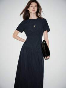 Lumivelle 简约收腰长连衣裙，经典圆领，褶裥设计，略微A字裙摆，优雅日常通勤休闲时尚，春夏款 - 藏蓝色 - 查看 5