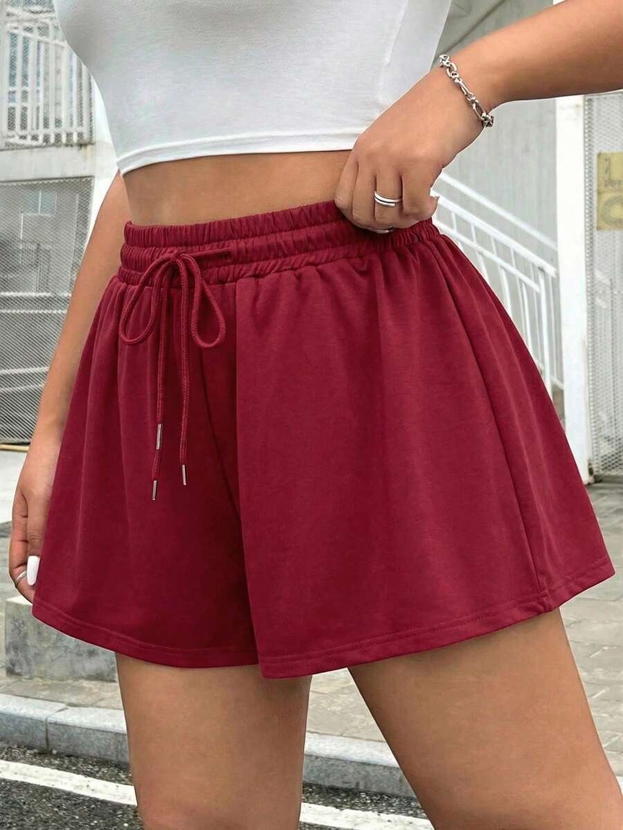 SHEIN EZwear 酒红色加大码女士休闲弹力腰短裤 - 酒紅色 - 查看 1