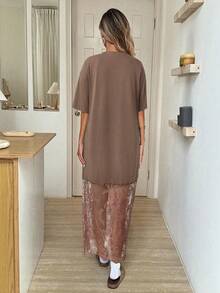 SHEIN LUNE Áo thun cổ tròn màu trơn tay ngắn dáng rộng và váy ren, thời trang cho các buổi đi chơi và đi làm, phong cách thường ngày. - màu nâu - Xem 2