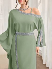 Al Najma Đầm nữ thanh lịch phối ren và ruy băng kiểu Ả Rập, thích hợp cho mùa thu. - màu xanh lá - View 1