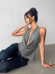 Aloruh Áo croptop hở lưng, cổ yếm, màu trơn, trang trí đinh tán. - Xám - Xem 4