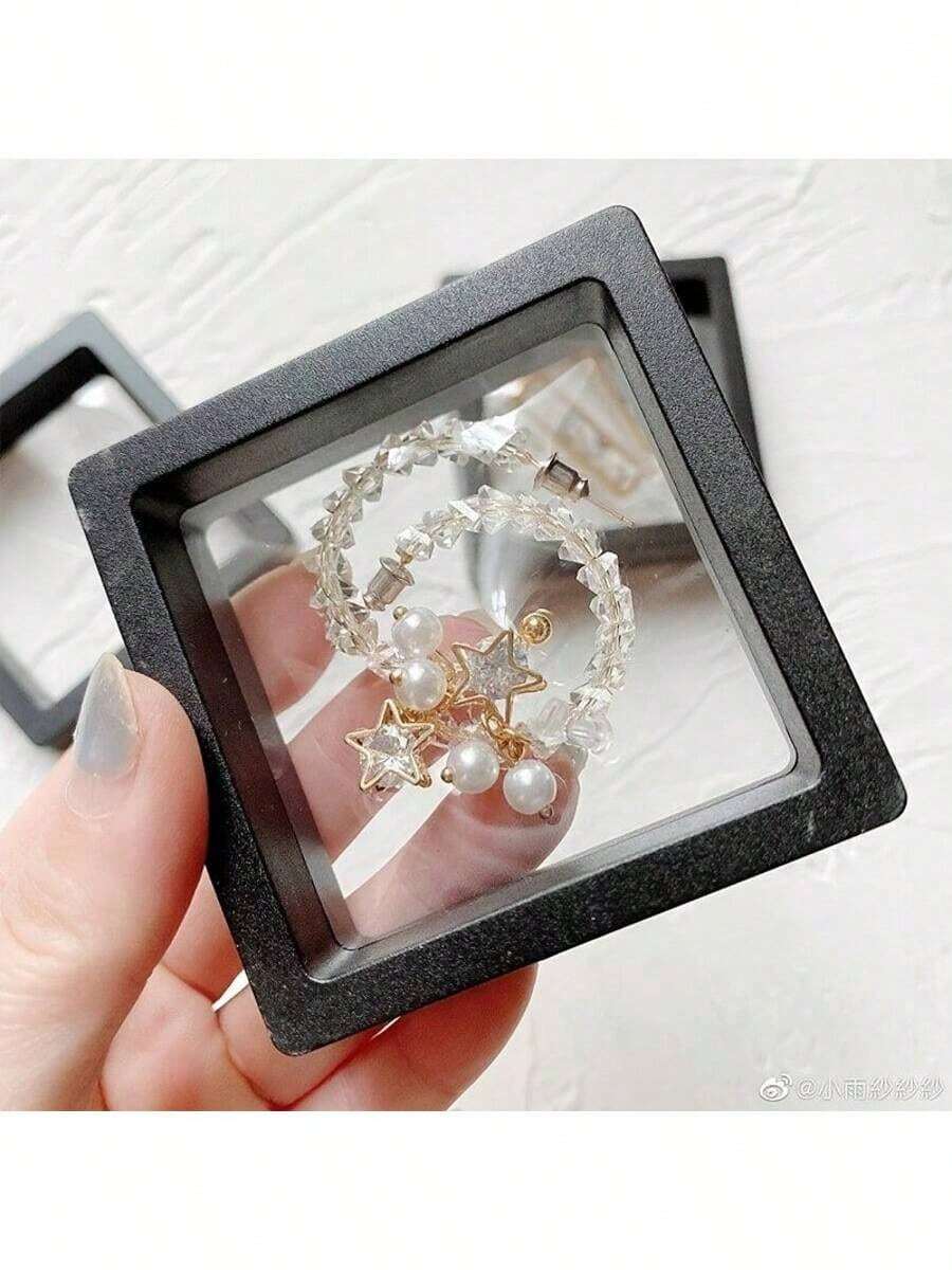 30 elegante schwarze 3D Schwebende Ausstellungsboxen mit elastischem Film - staubdichte Kunststoff-Schmuckaufbewahrungsboxen für Halsketten, Armbänder, Ringe, Münzen, Ohrstecker, Anstecknadeln - perfekt für den Einzelhandel und den Privatgebrauch, moderner Stil, Tischhalterung, Schnappverschluss, polierte Oberfläche, persönliche Schmuckausstellung | Modedisplaybox | Sichere Schnappbox, Schmuckdisplaybox, Schmuckbox - Verschiedenfarbig - Übersicht 1