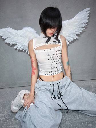 ROMWE Avant Women's Retro Sexy Pioneer Sexy Hollow Digital Logo English Print Studded Crop Top