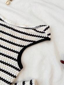 Teen Girls' Fashion Casual Asymmetric Striped Texture Black White Apricot Striped Cropped Off-Shoulder T-Shirt And Pants 2-Piece Set - Black and White - View 3