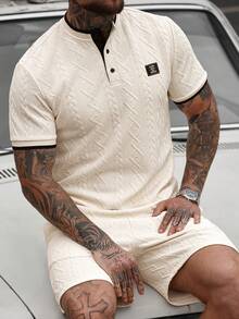 Manfinity CasualCool Bộ áo polo ngắn tay và quần short nam, cài cúc nửa vạt phối màu tương phản, đính họa tiết. - Màu be - Xem 4