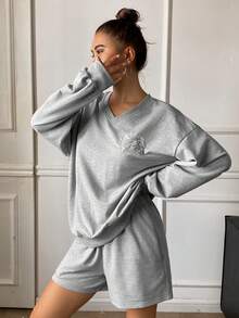 DAZY 2pcs Women Loose Fit Long Sleeve V-Neck Embroidered Pattern Shorts Set, Casual Outfit - Grey - View 5