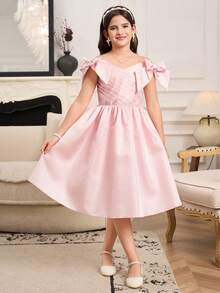 SHEIN Vestido de princesa elegante, luxuoso e encantador para meninas pré-adolescentes. Prateado com glitter, plissado, decote em V, sem mangas, corte em A e detalhe de laço removível. - Prata - Ver 2